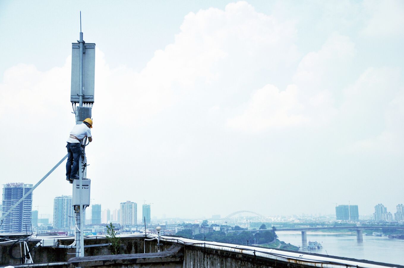 手機信號放大器|手機信號接收器一般距離基站多遠好?